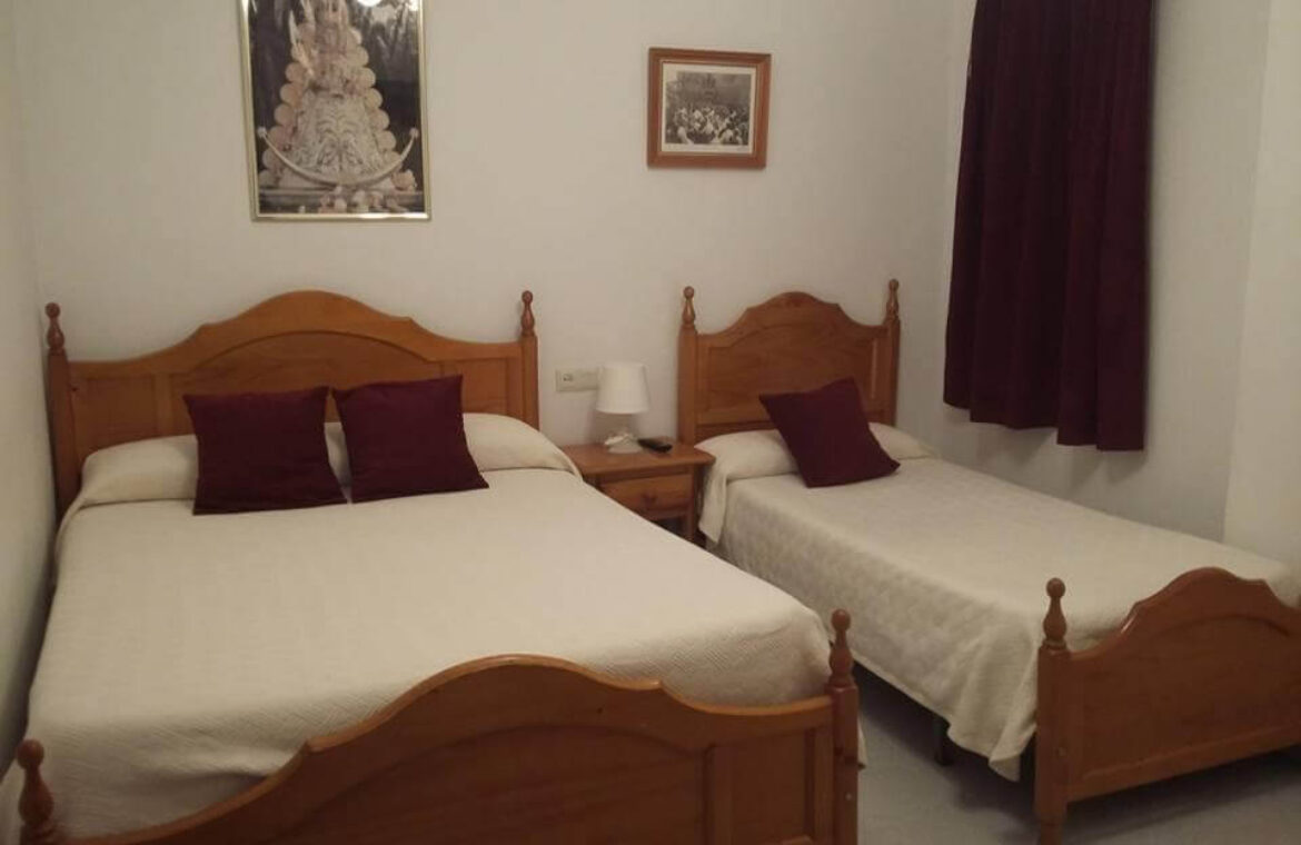 HOSTAL EN EL ROCÍO ISIDRO